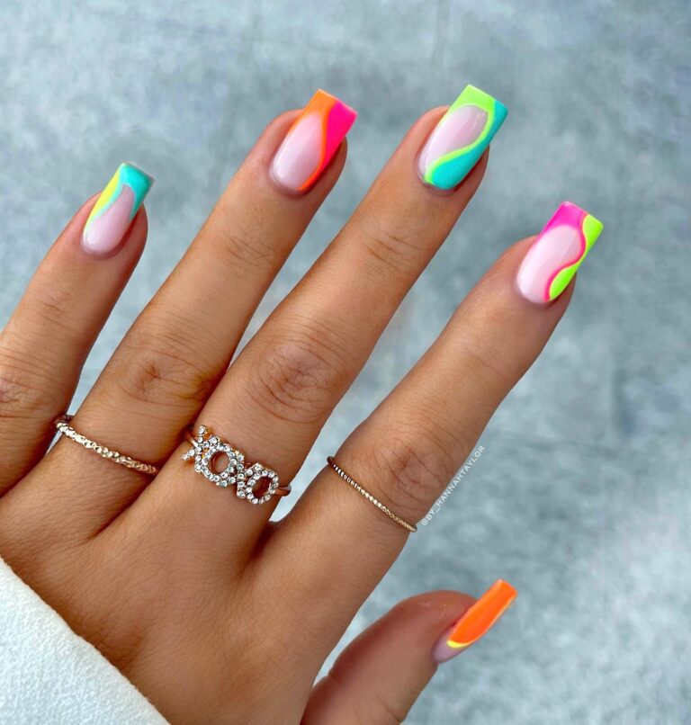 28 June Nail Designs That Celebrate Summer’s Start