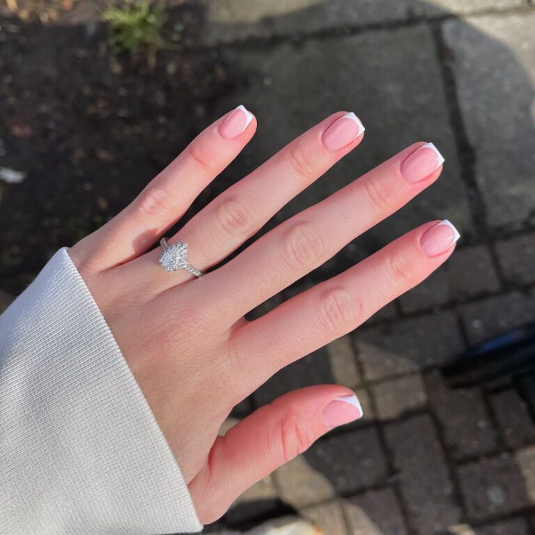 21 Short Nails That Make Big Summer Style Statements